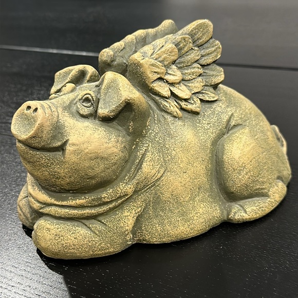 The Stone Bunny Inc. Pig with Wings Statue - Picture 6 of 8